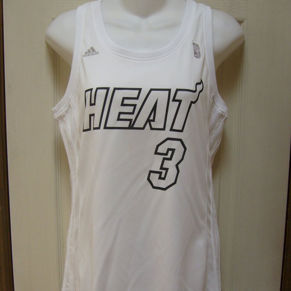 NBA Adidas Wade White T-Shirt-Size M/MM